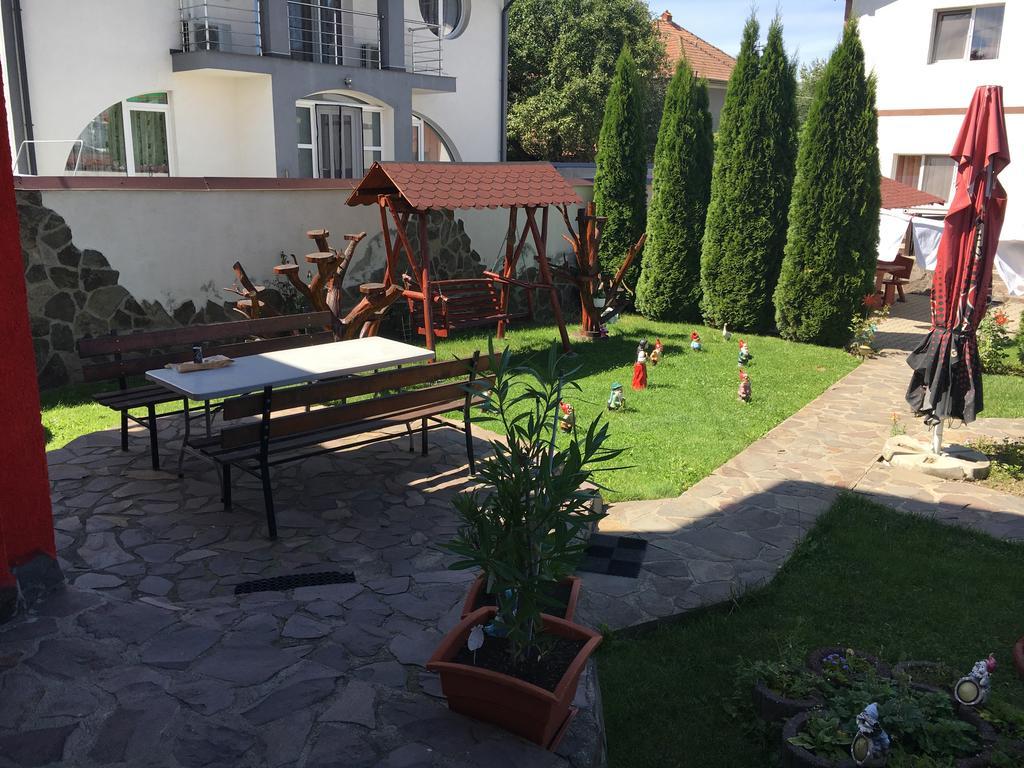 Pensiunea D&D Făgăraş Eksteriør bilde